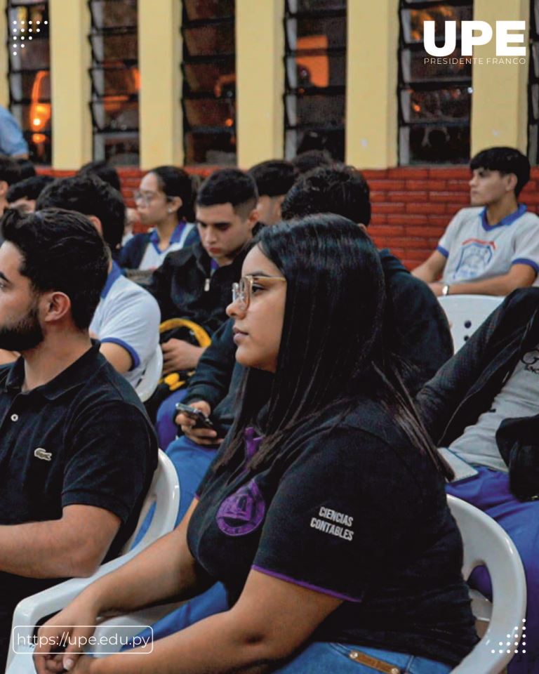 Formando Ciudadanos: Charla sobre Impuestos en el Colegio Dr. Raúl Peña