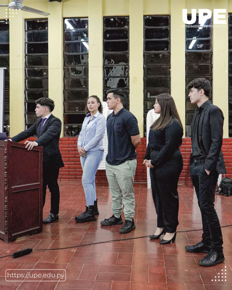 Formando Ciudadanos: Charla sobre Impuestos en el Colegio Dr. Raúl Peña