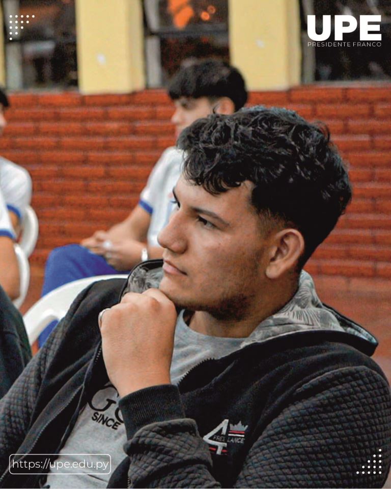 Formando Ciudadanos: Charla sobre Impuestos en el Colegio Dr. Raúl Peña