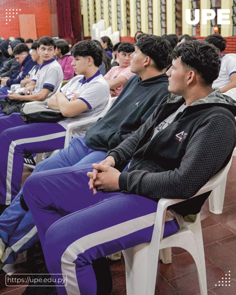 Formando Ciudadanos: Charla sobre Impuestos en el Colegio Dr. Raúl Peña