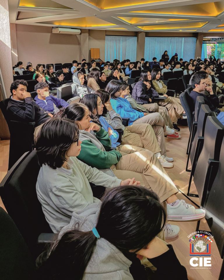 Riesgos del Vapeo: Educación y Prevención en el Colegio Intercontinental del Este