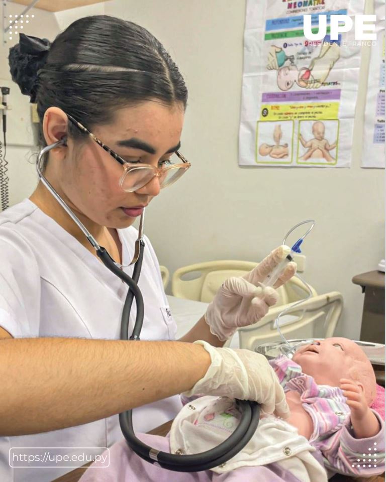 Simulación y Aprendizaje en Enfermería: Entrenamiento en Sonda Nasogástrica