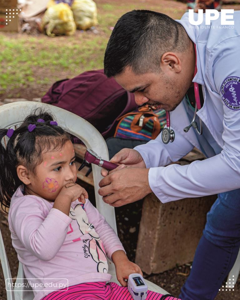 "Manos Que Cuidan, Corazones Que Sanan" - Medicina En Acción Comunitaria
