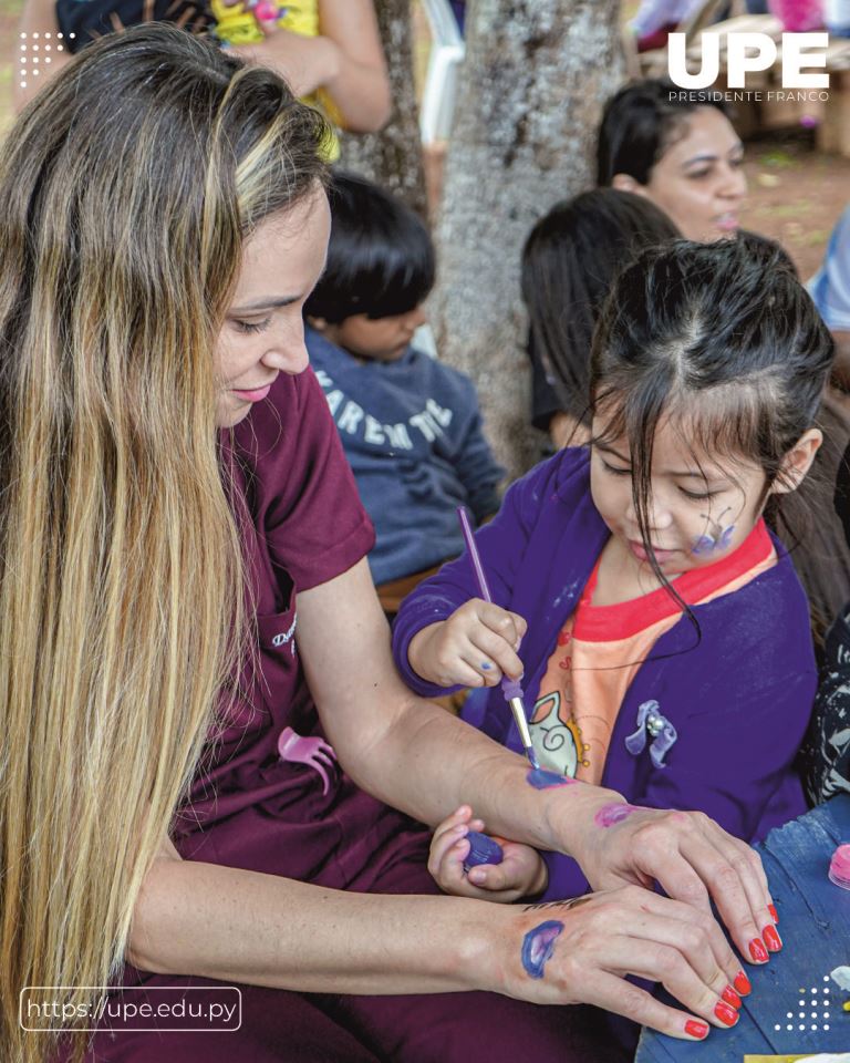 "Manos Que Cuidan, Corazones Que Sanan" - Medicina En Acción Comunitaria