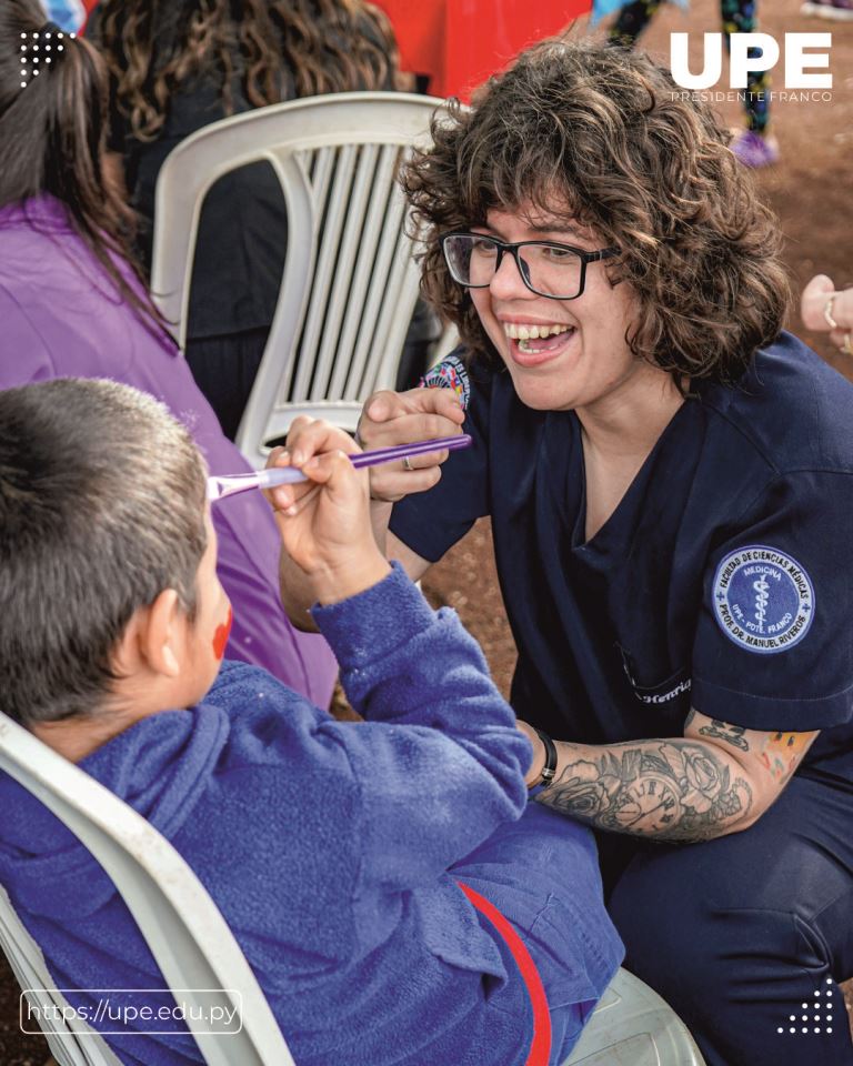 "Manos Que Cuidan, Corazones Que Sanan" - Medicina En Acción Comunitaria