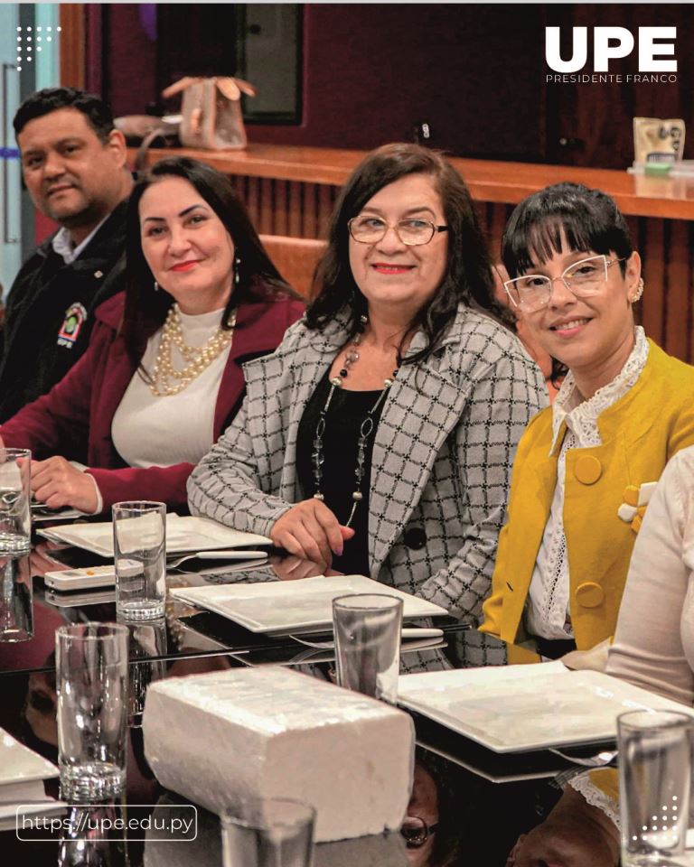 Celebración por la Acreditación de Ciencias Contables en la UPE