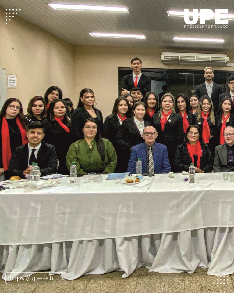 Investigaciones Jurídicas en la UPE: Exposiciones de Estudiantes de Derecho