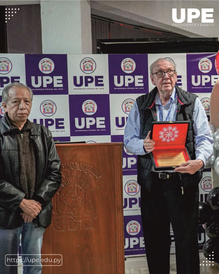 Homenaje al Arq. Francisco Ruffinelli: 25 Años de Legado Educativo en la UPE