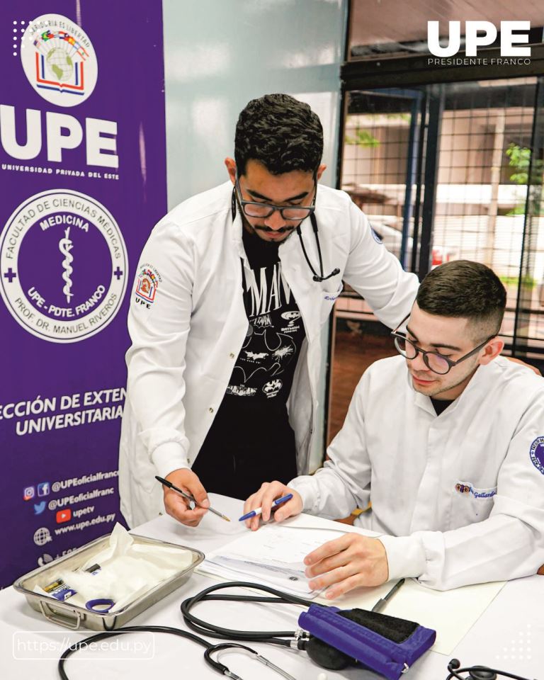 Estudiantes de Medicina en Acción Comunitaria: Servicios de Atención Médica en la UPE