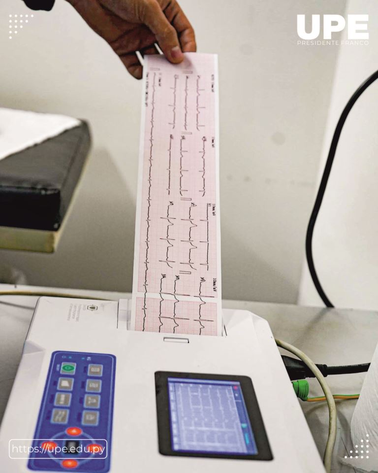 Estudiantes de Medicina en Acción Comunitaria: Servicios de Atención Médica en la UPE
