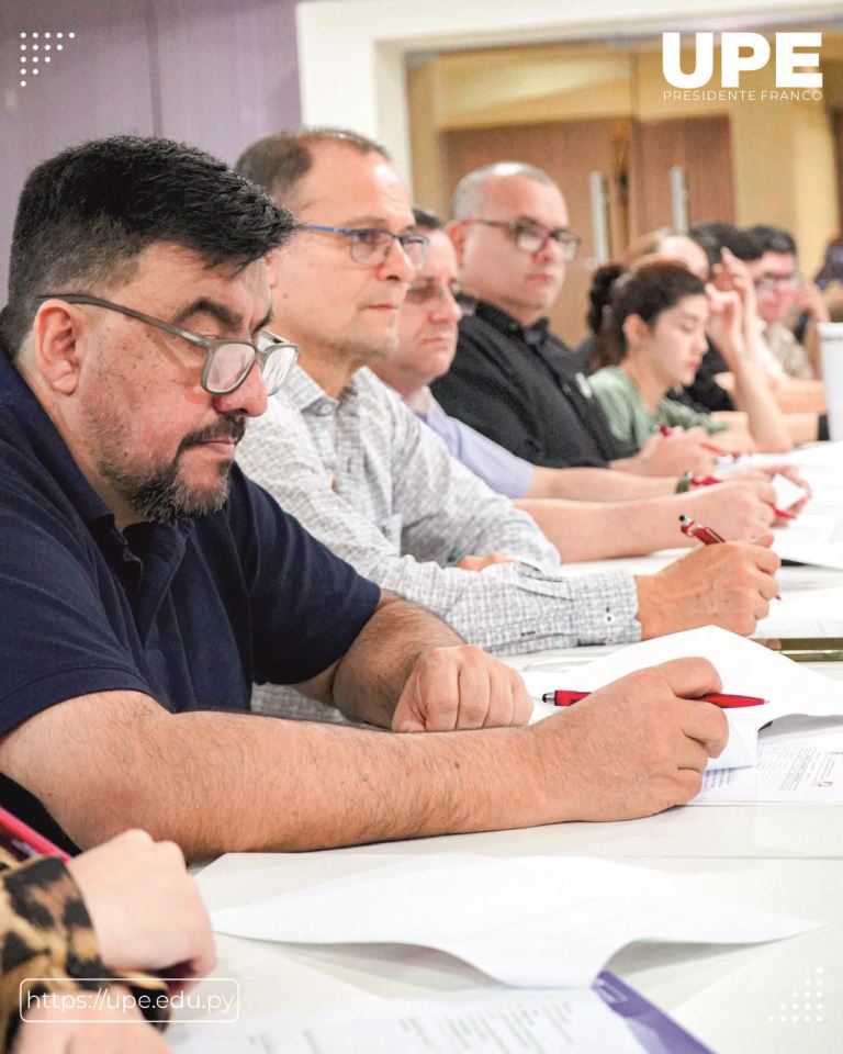 Claustro Docente de la Facultad de Arquitectura y Urbanismo: Evaluación y Mejora Continua