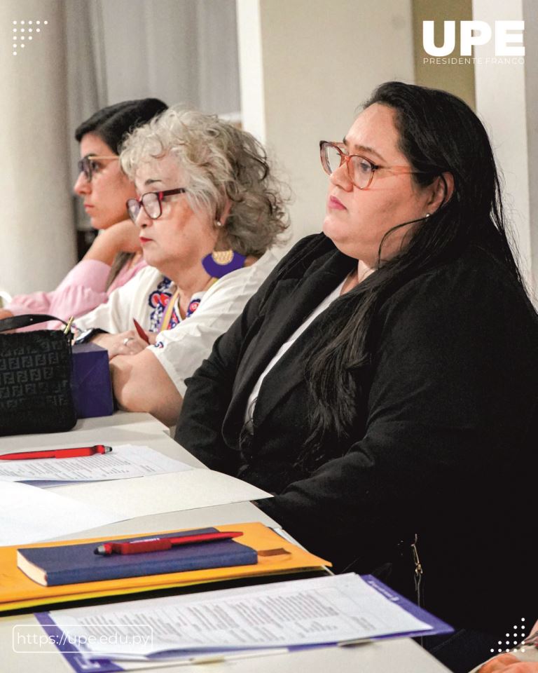 Claustro Docente de la Facultad de Arquitectura y Urbanismo: Evaluación y Mejora Continua