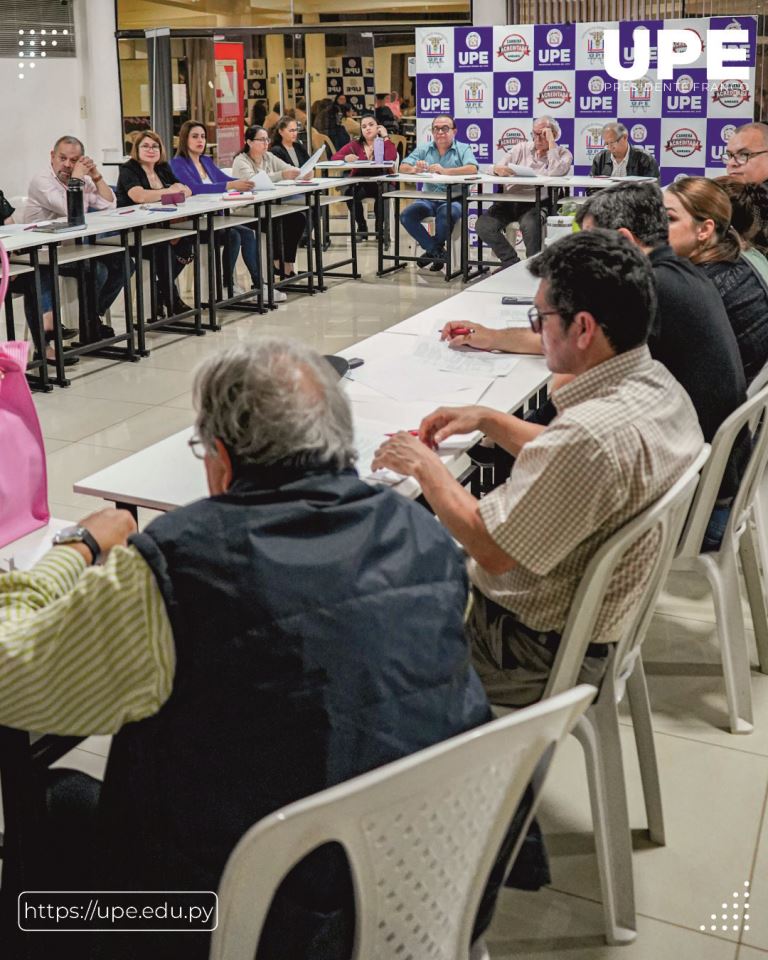 Claustro Docente de la Facultad de Arquitectura y Urbanismo: Evaluación y Mejora Continua