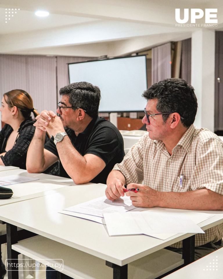 Claustro Docente de la Facultad de Arquitectura y Urbanismo: Evaluación y Mejora Continua