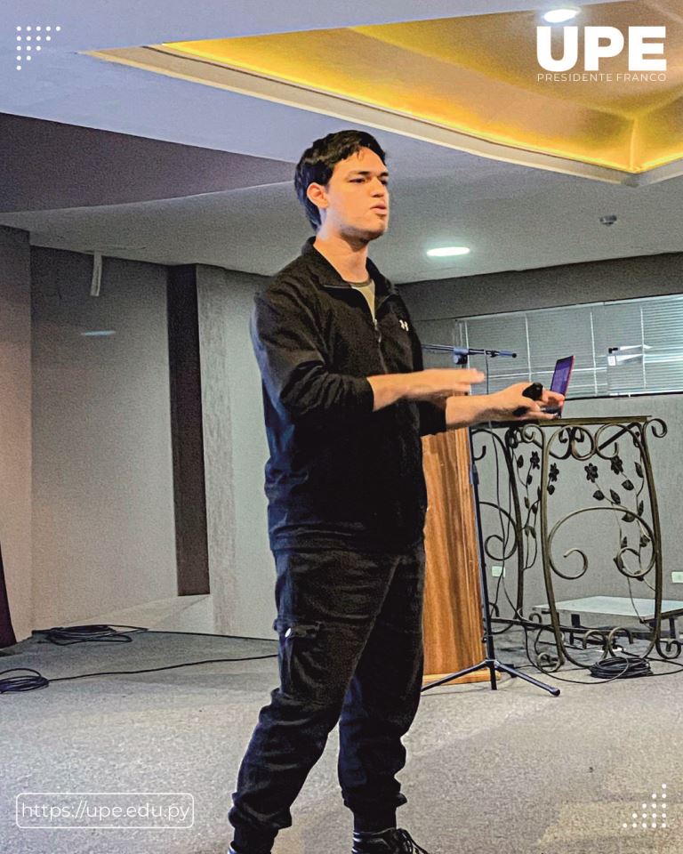 Estudiantes de Medicina se capacitan en Soporte Vital Básico: Habilidades que Salvan Vidas