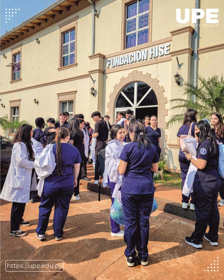 Estudiantes de Medicina Llevan Salud y Felicidad al Hogar Santa Elena: Celebrando el Día del Niño