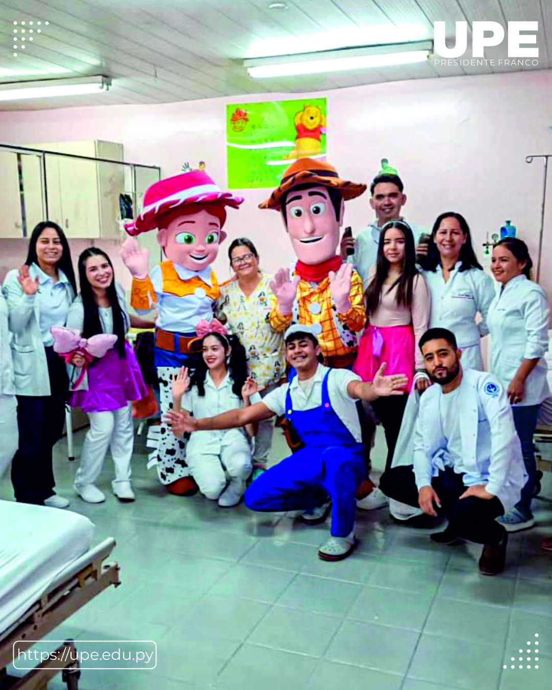 Visita de Estudiantes de Enfermería al Hospital Los Ángeles por el Día del Niño