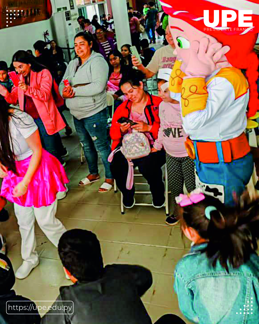 Visita de Estudiantes de Enfermería al Hospital Los Ángeles por el Día del Niño