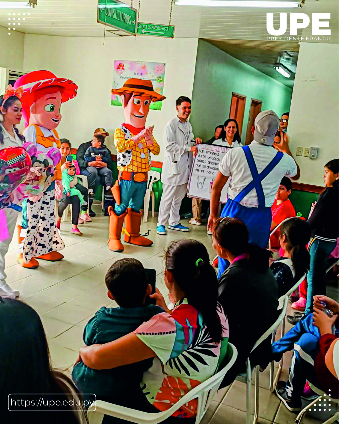 Visita de Estudiantes de Enfermería al Hospital Los Ángeles por el Día del Niño