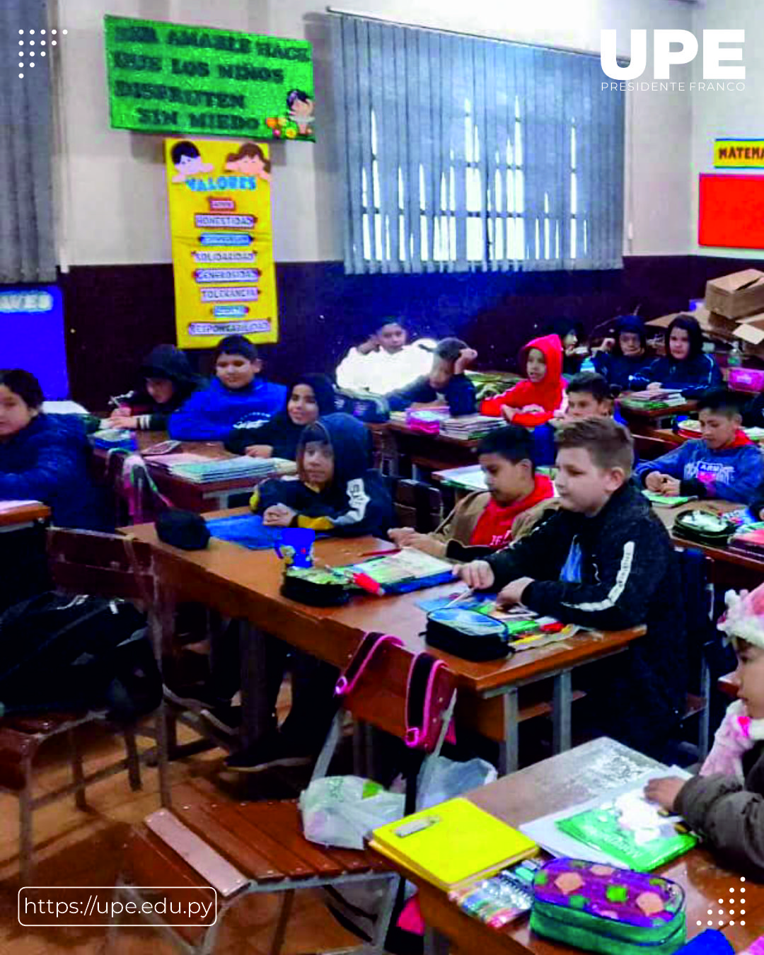 Charla Educativa en  la Escuela Medalla Milagrosa: Práctica Profesional de Enfermería