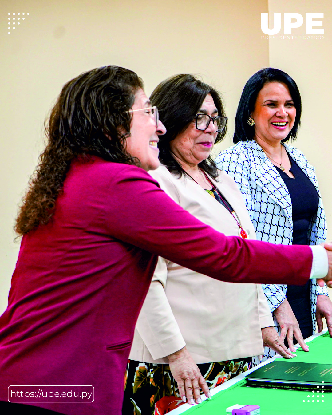 Nuevos Nutricionistas de UPE Abordan la Cafeína y el Embarazo en su Trabajo Final de Grado