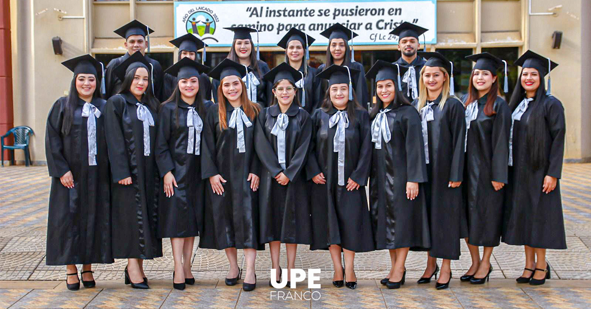 Facultad de Ciencias de la Salud-UPE: Egresados de Enfermería 