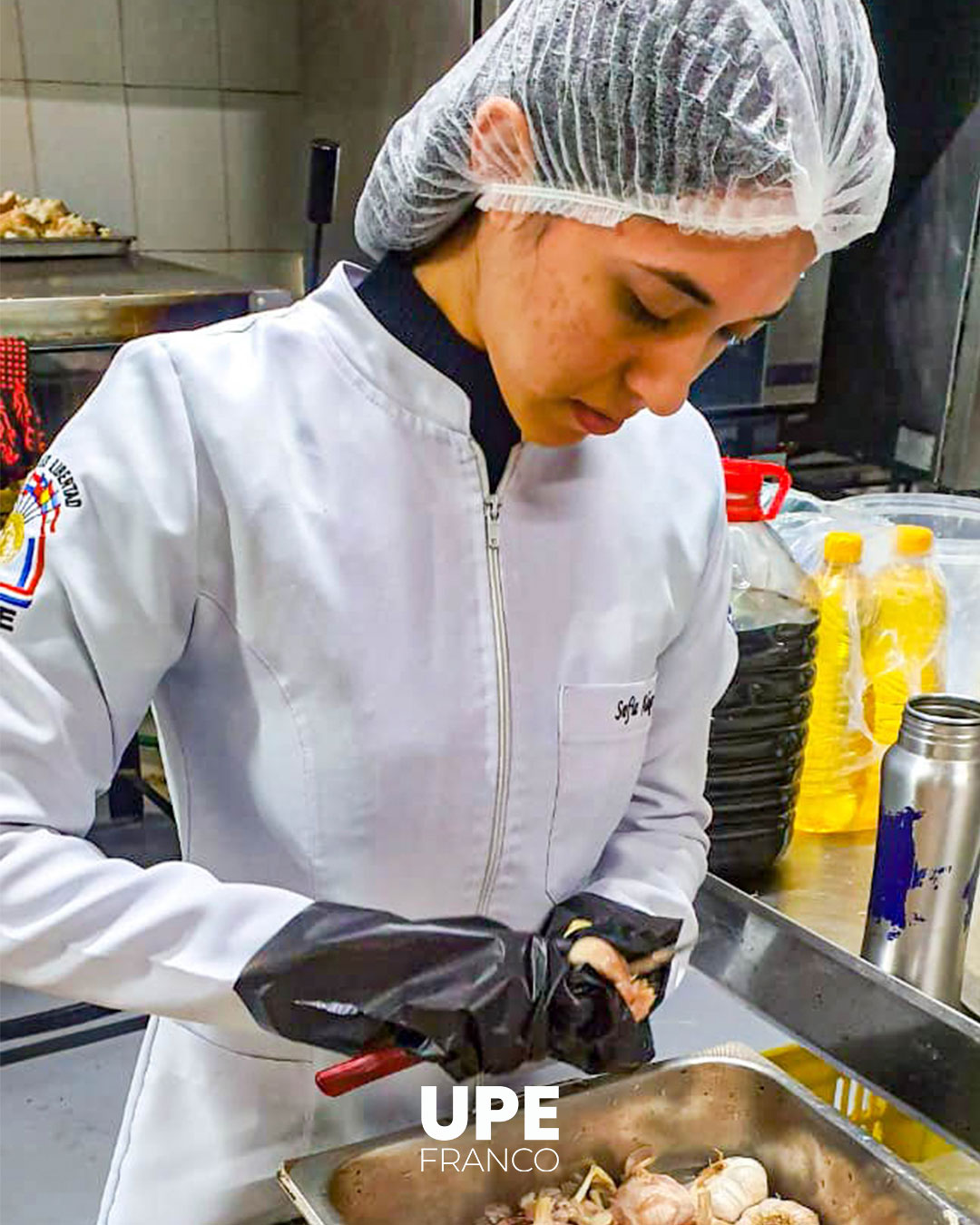 Estudiantes de Nutrición Elaboran Almuerzo Escolar Saludable: Práctica Profesional