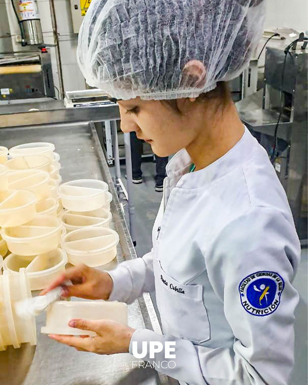 Estudiantes de Nutrición Elaboran Almuerzo Escolar Saludable: Práctica Profesional